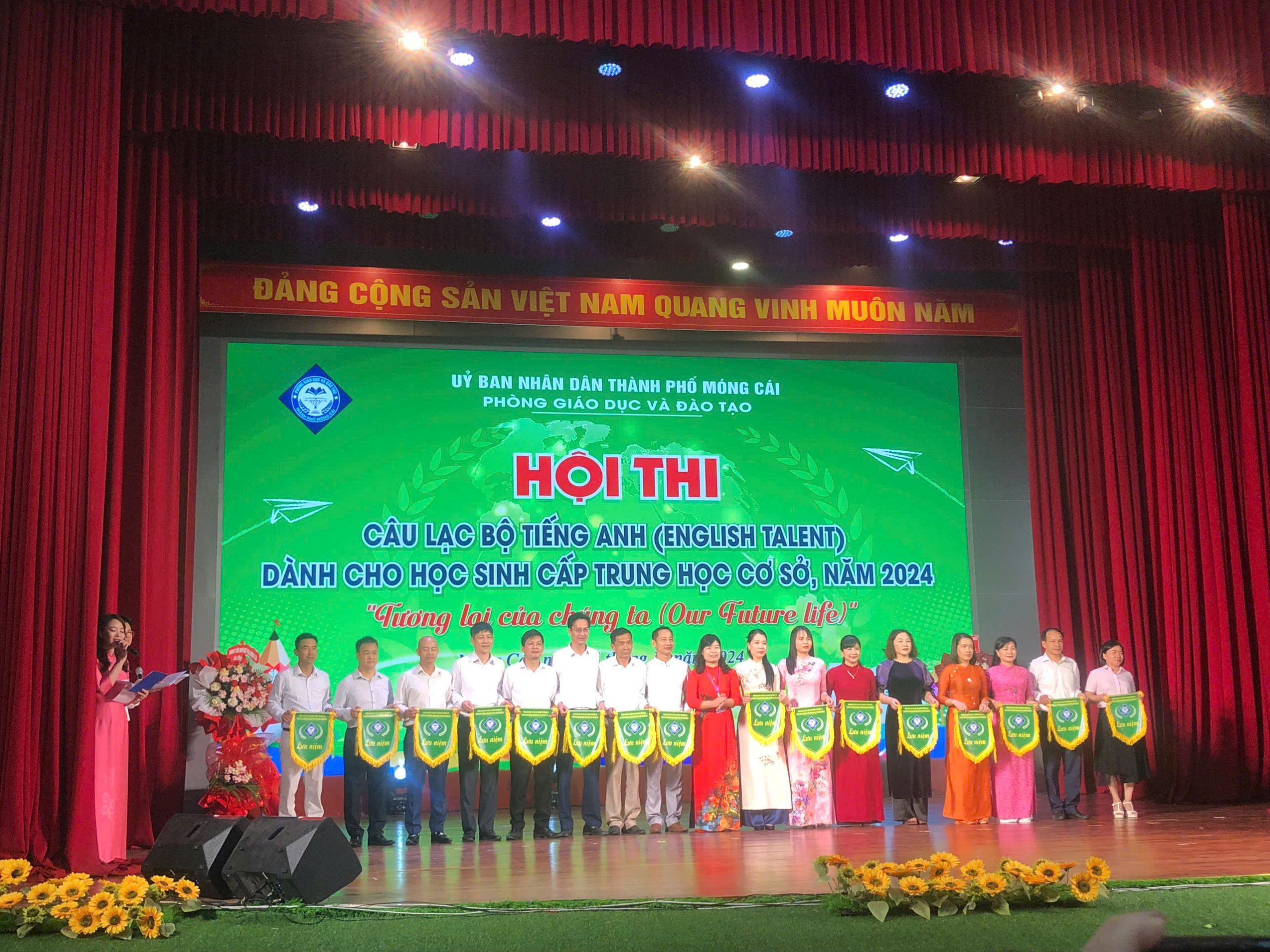 Hội thi Câu lạc bộ tiếng Anh dành cho học sinh cấp THCS năm 2024 5 https://thcshaiyen.edu.vn/wp-content/uploads/2024/10/z5972389827439_54e46800330b7a6135795e2678fc607b-1.jpg