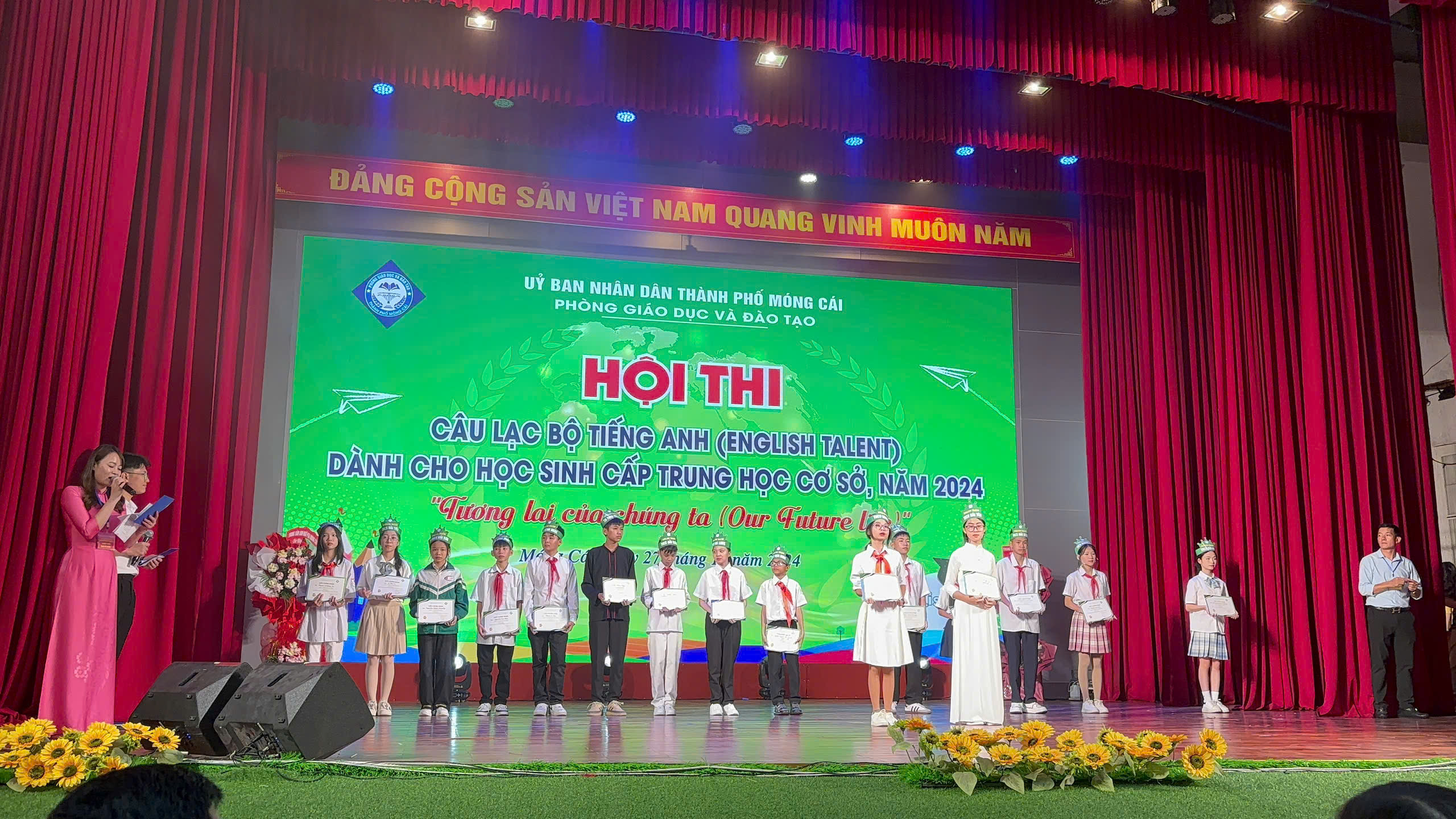 Hội thi Câu lạc bộ tiếng Anh dành cho học sinh cấp THCS năm 2024 7 https://thcshaiyen.edu.vn/wp-content/uploads/2024/10/z5972389827439_54e46800330b7a6135795e2678fc607b-1.jpg