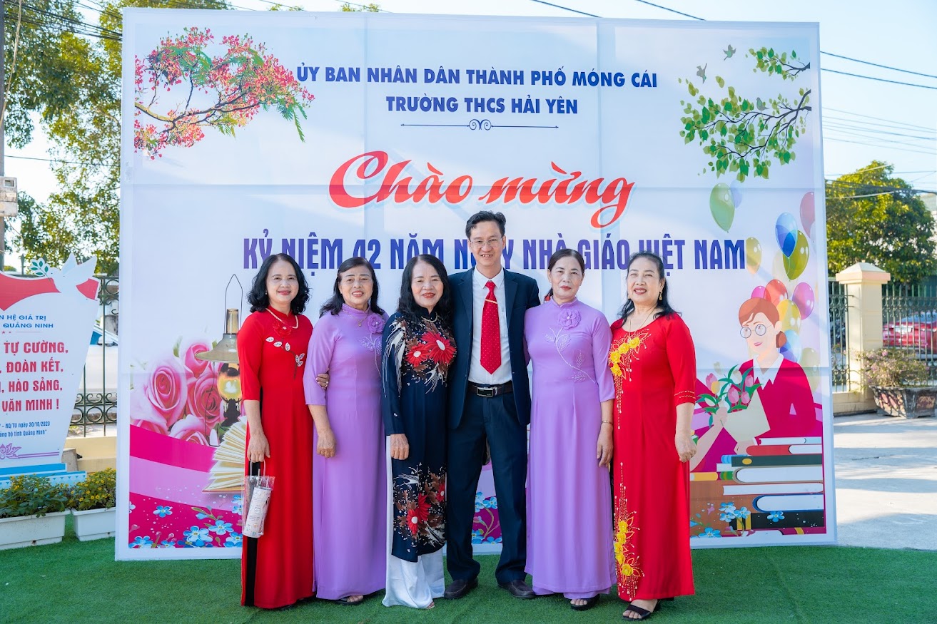 CHÀO MỪNG NGÀY NHÀ GIÁO VIỆT NAM 20/11/1982- 20/11/2024 8 https://thcshaiyen.edu.vn/wp-content/uploads/2024/11/DSC05510.jpg