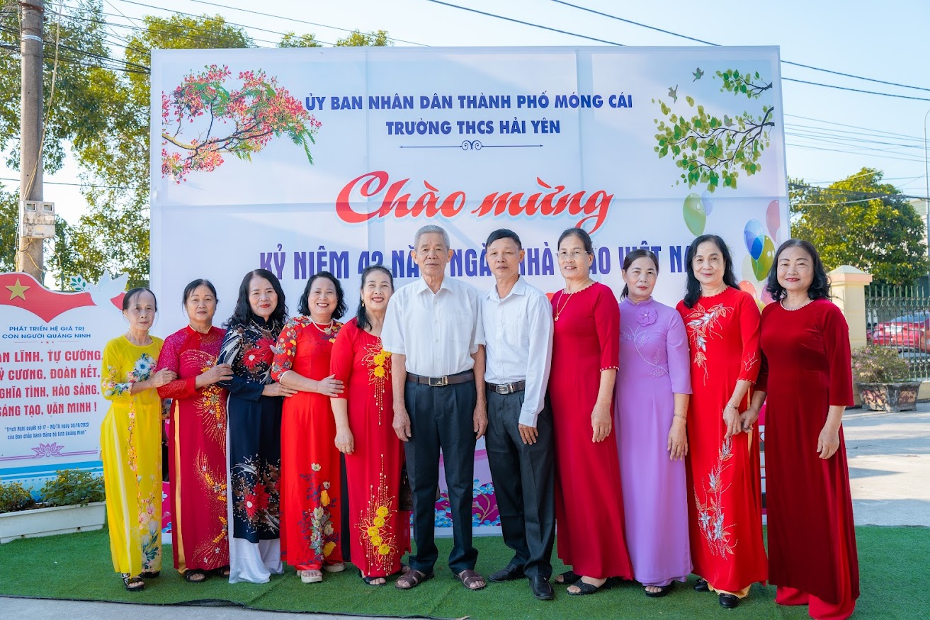 CHÀO MỪNG NGÀY NHÀ GIÁO VIỆT NAM 20/11/1982- 20/11/2024 11 https://thcshaiyen.edu.vn/wp-content/uploads/2024/11/DSC05510.jpg