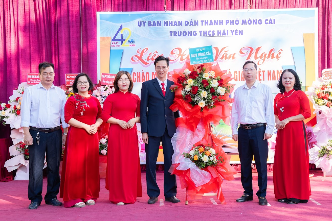 CHÀO MỪNG NGÀY NHÀ GIÁO VIỆT NAM 20/11/1982- 20/11/2024 15 https://thcshaiyen.edu.vn/wp-content/uploads/2024/11/DSC05510.jpg