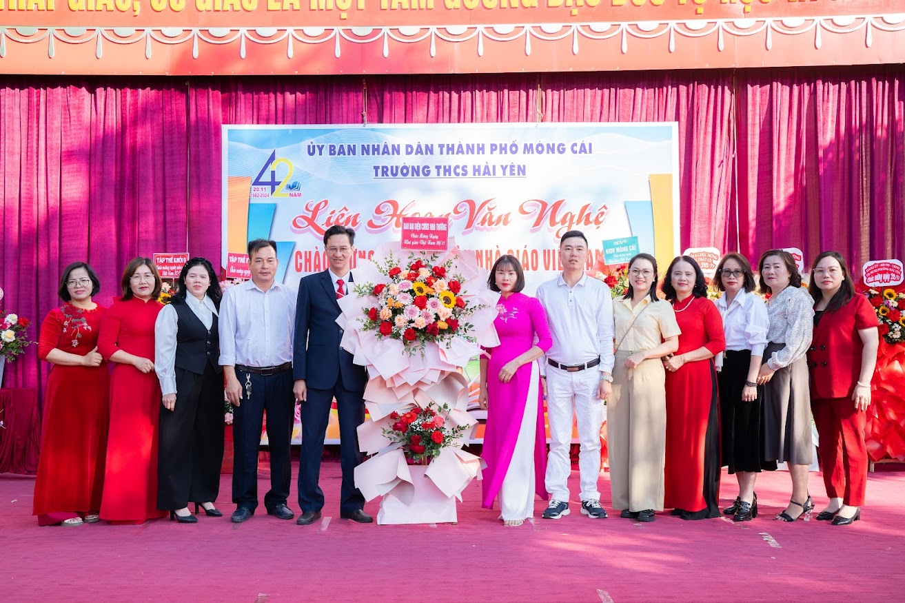 CHÀO MỪNG NGÀY NHÀ GIÁO VIỆT NAM 20/11/1982- 20/11/2024 17 https://thcshaiyen.edu.vn/wp-content/uploads/2024/11/DSC05510.jpg