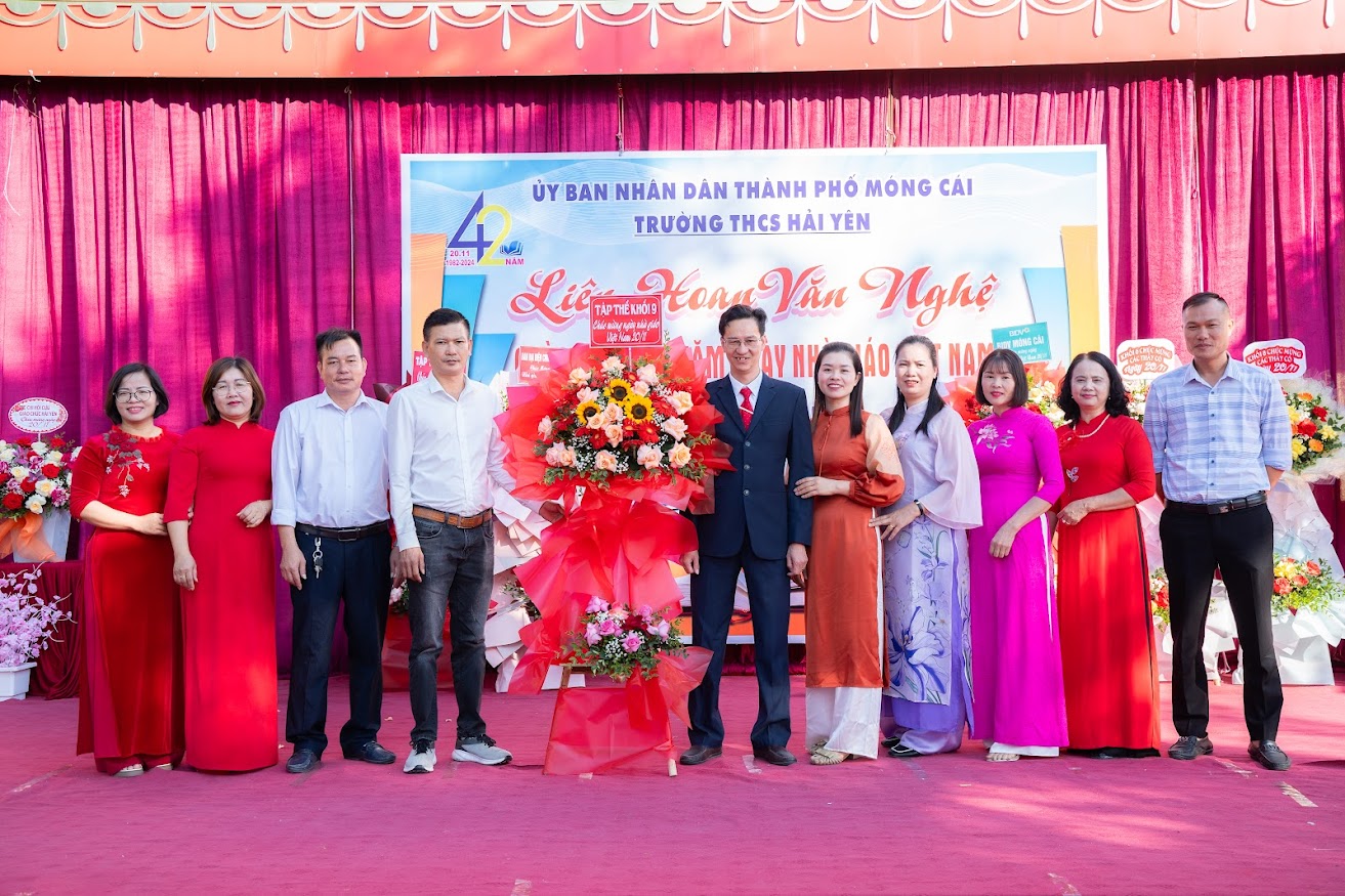 CHÀO MỪNG NGÀY NHÀ GIÁO VIỆT NAM 20/11/1982- 20/11/2024 18 https://thcshaiyen.edu.vn/wp-content/uploads/2024/11/DSC05510.jpg