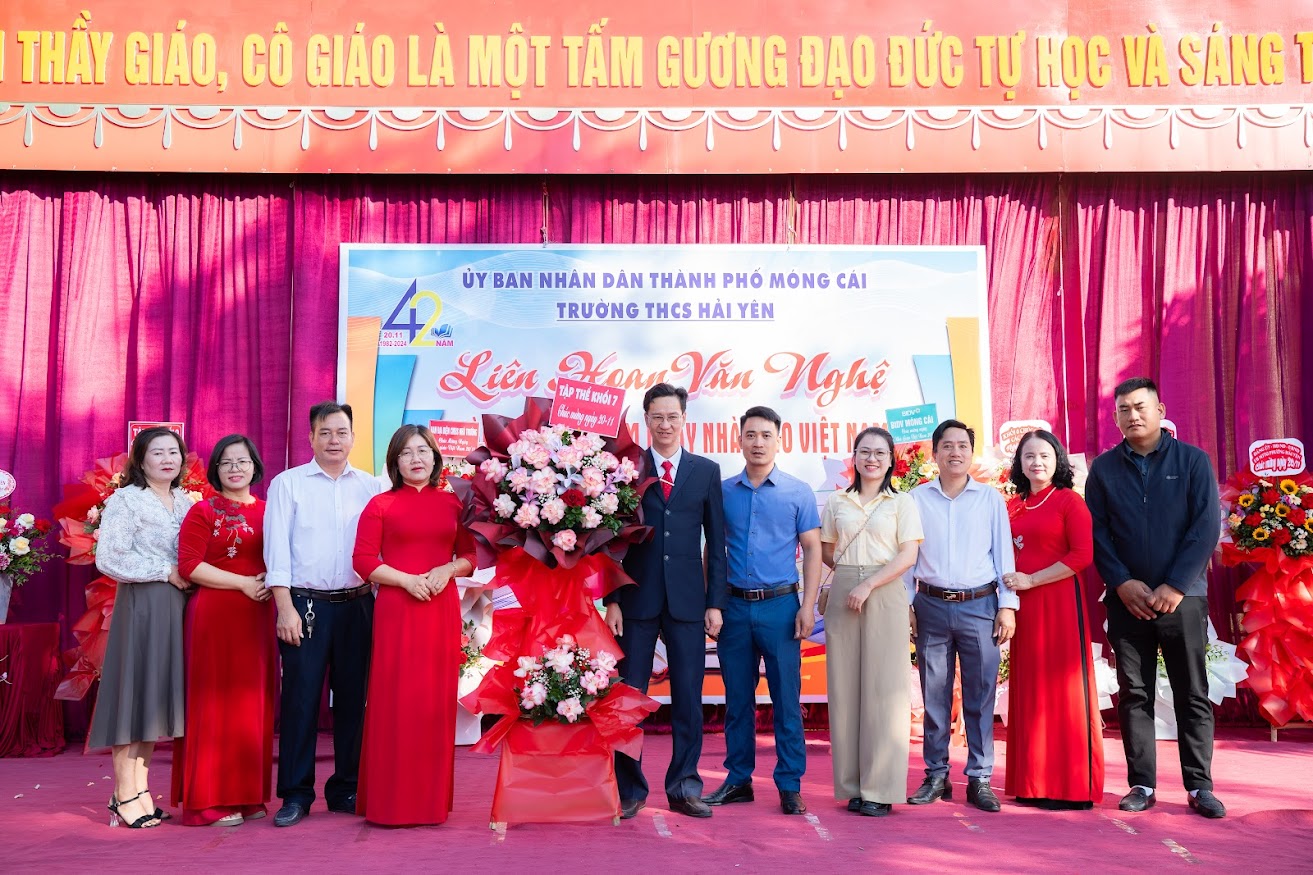 CHÀO MỪNG NGÀY NHÀ GIÁO VIỆT NAM 20/11/1982- 20/11/2024 19 https://thcshaiyen.edu.vn/wp-content/uploads/2024/11/DSC05510.jpg