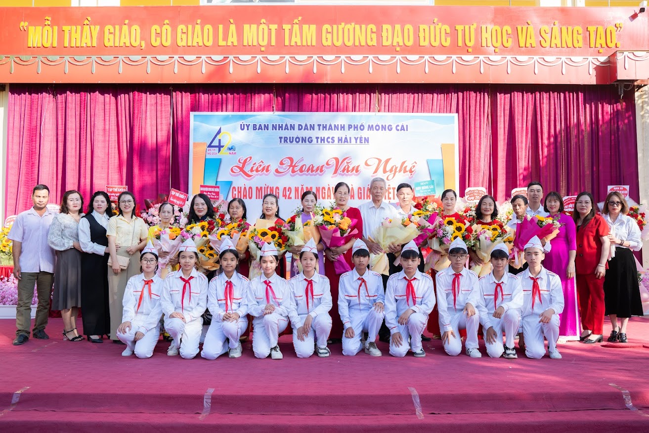 CHÀO MỪNG NGÀY NHÀ GIÁO VIỆT NAM 20/11/1982- 20/11/2024 22 https://thcshaiyen.edu.vn/wp-content/uploads/2024/11/DSC05510.jpg