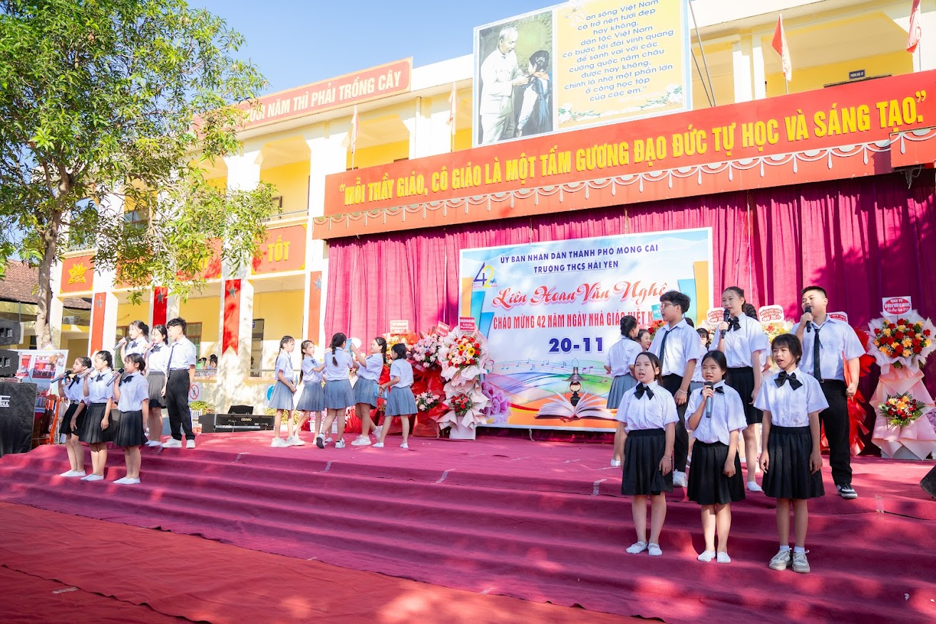CHÀO MỪNG NGÀY NHÀ GIÁO VIỆT NAM 20/11/1982- 20/11/2024 24 https://thcshaiyen.edu.vn/wp-content/uploads/2024/11/DSC05510.jpg