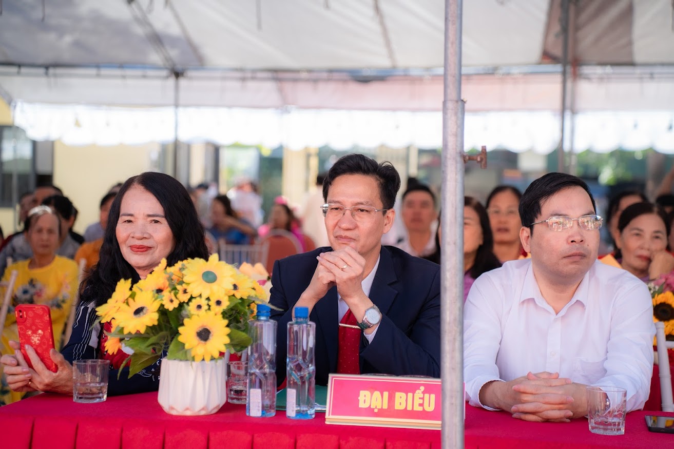 CHÀO MỪNG NGÀY NHÀ GIÁO VIỆT NAM 20/11/1982- 20/11/2024 26 https://thcshaiyen.edu.vn/wp-content/uploads/2024/11/DSC05510.jpg