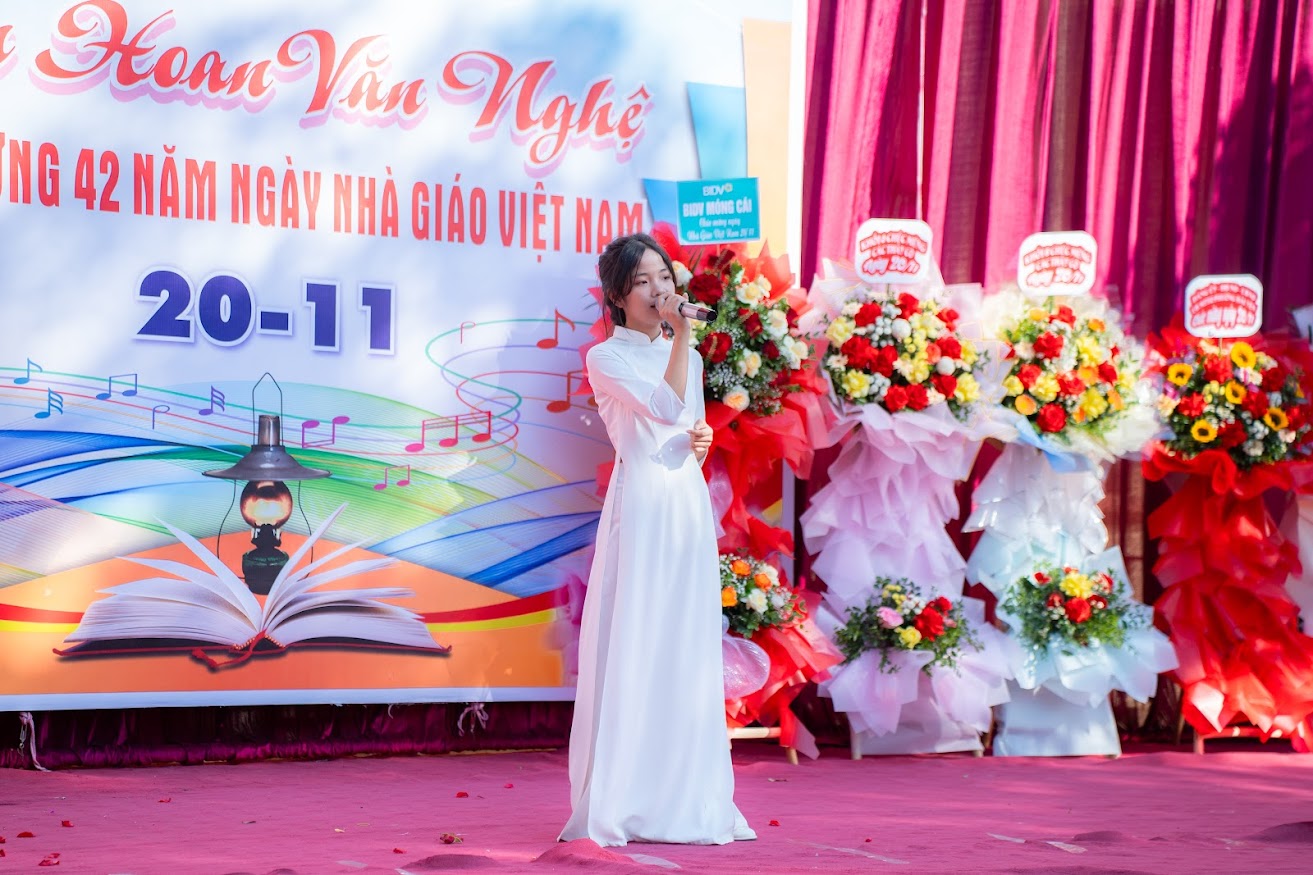 CHÀO MỪNG NGÀY NHÀ GIÁO VIỆT NAM 20/11/1982- 20/11/2024 32 https://thcshaiyen.edu.vn/wp-content/uploads/2024/11/DSC05510.jpg