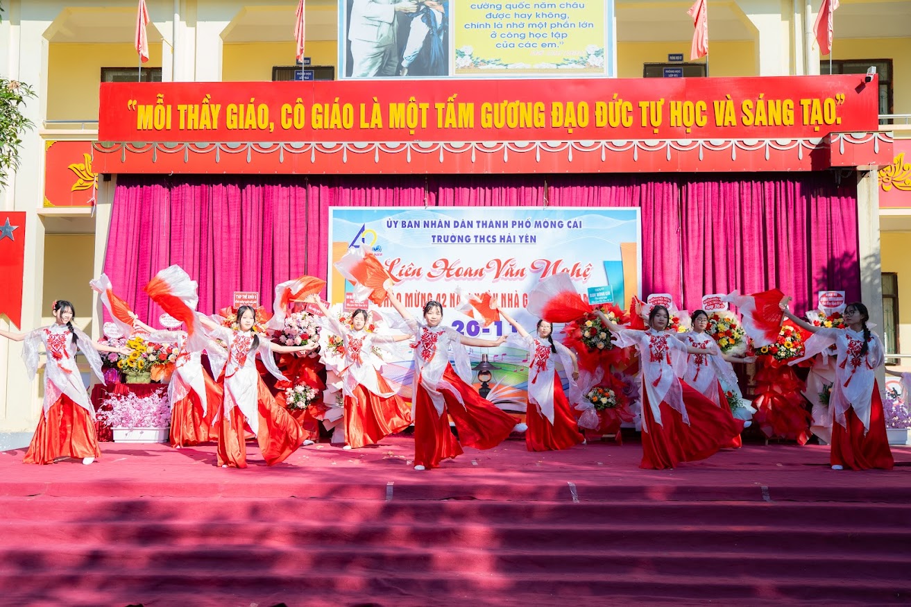 CHÀO MỪNG NGÀY NHÀ GIÁO VIỆT NAM 20/11/1982- 20/11/2024 36 https://thcshaiyen.edu.vn/wp-content/uploads/2024/11/DSC05510.jpg