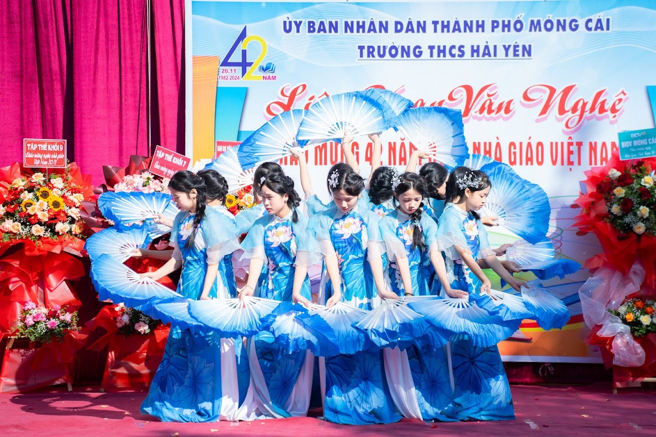 CHÀO MỪNG NGÀY NHÀ GIÁO VIỆT NAM 20/11/1982- 20/11/2024 38 https://thcshaiyen.edu.vn/wp-content/uploads/2024/11/DSC05510.jpg