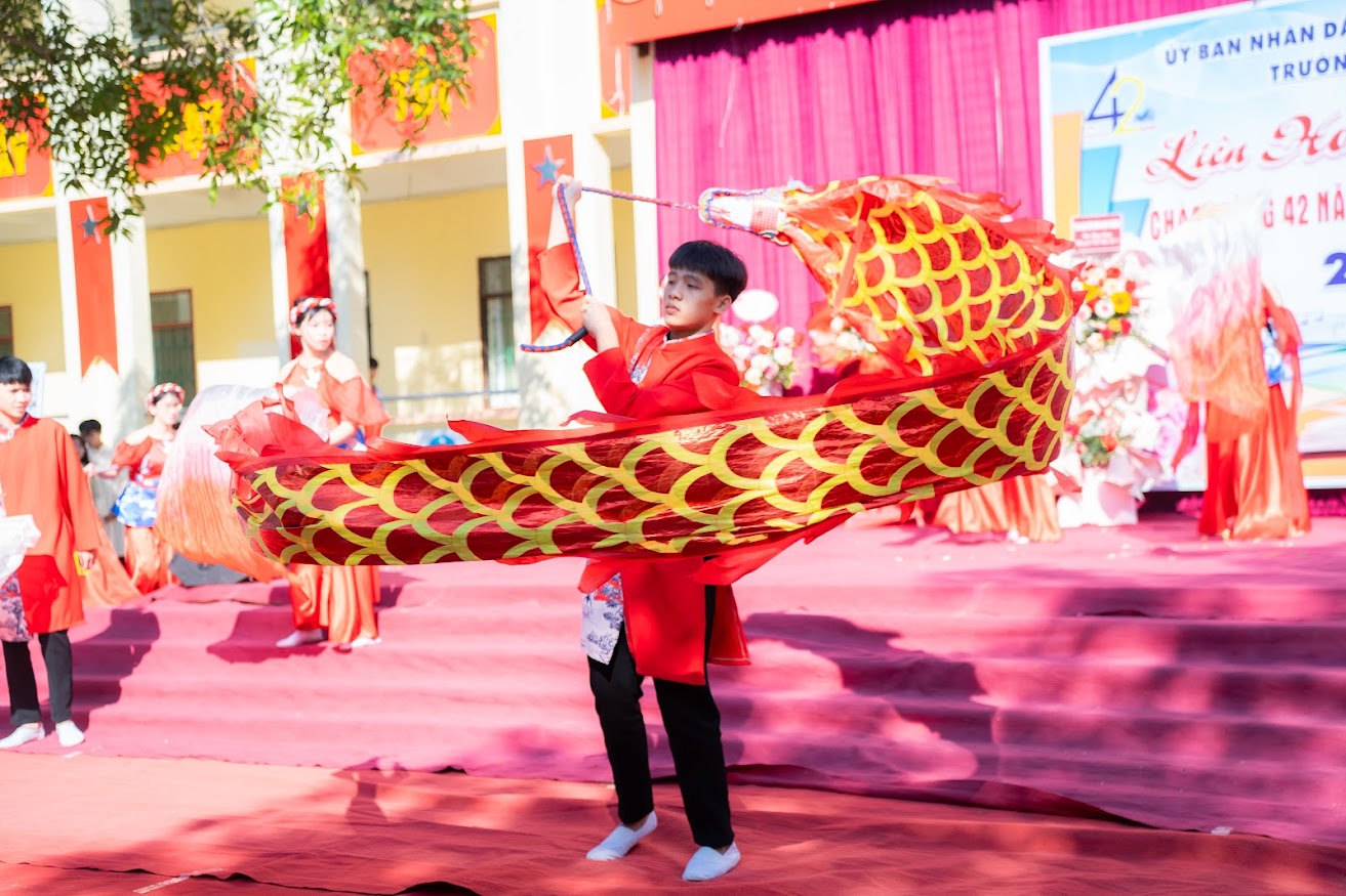 CHÀO MỪNG NGÀY NHÀ GIÁO VIỆT NAM 20/11/1982- 20/11/2024 39 https://thcshaiyen.edu.vn/wp-content/uploads/2024/11/DSC05510.jpg