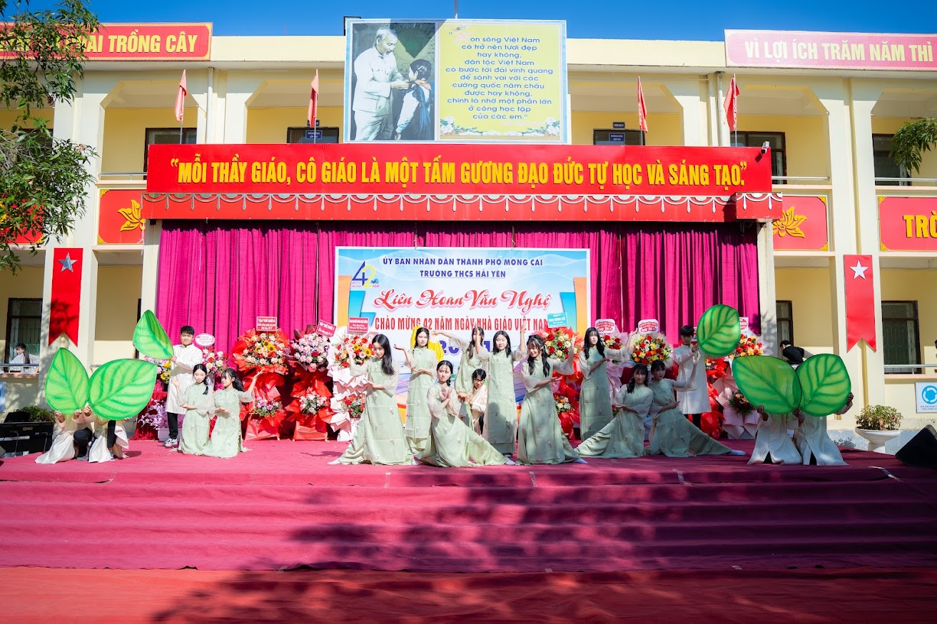 CHÀO MỪNG NGÀY NHÀ GIÁO VIỆT NAM 20/11/1982- 20/11/2024 41 https://thcshaiyen.edu.vn/wp-content/uploads/2024/11/DSC05510.jpg