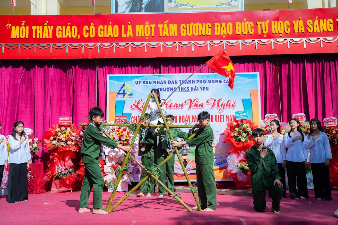CHÀO MỪNG NGÀY NHÀ GIÁO VIỆT NAM 20/11/1982- 20/11/2024 42 https://thcshaiyen.edu.vn/wp-content/uploads/2024/11/DSC05510.jpg