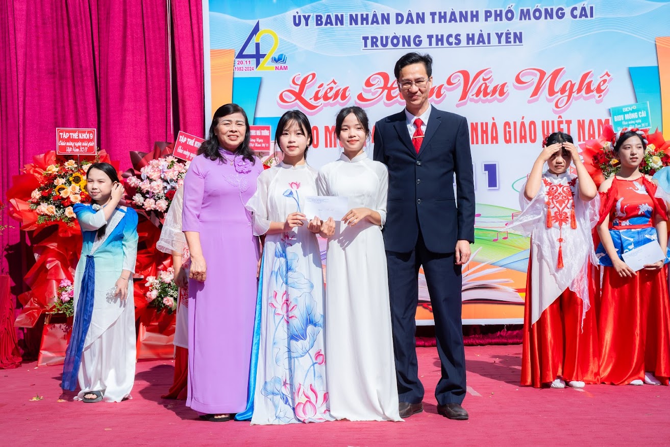 CHÀO MỪNG NGÀY NHÀ GIÁO VIỆT NAM 20/11/1982- 20/11/2024 44 https://thcshaiyen.edu.vn/wp-content/uploads/2024/11/DSC05510.jpg