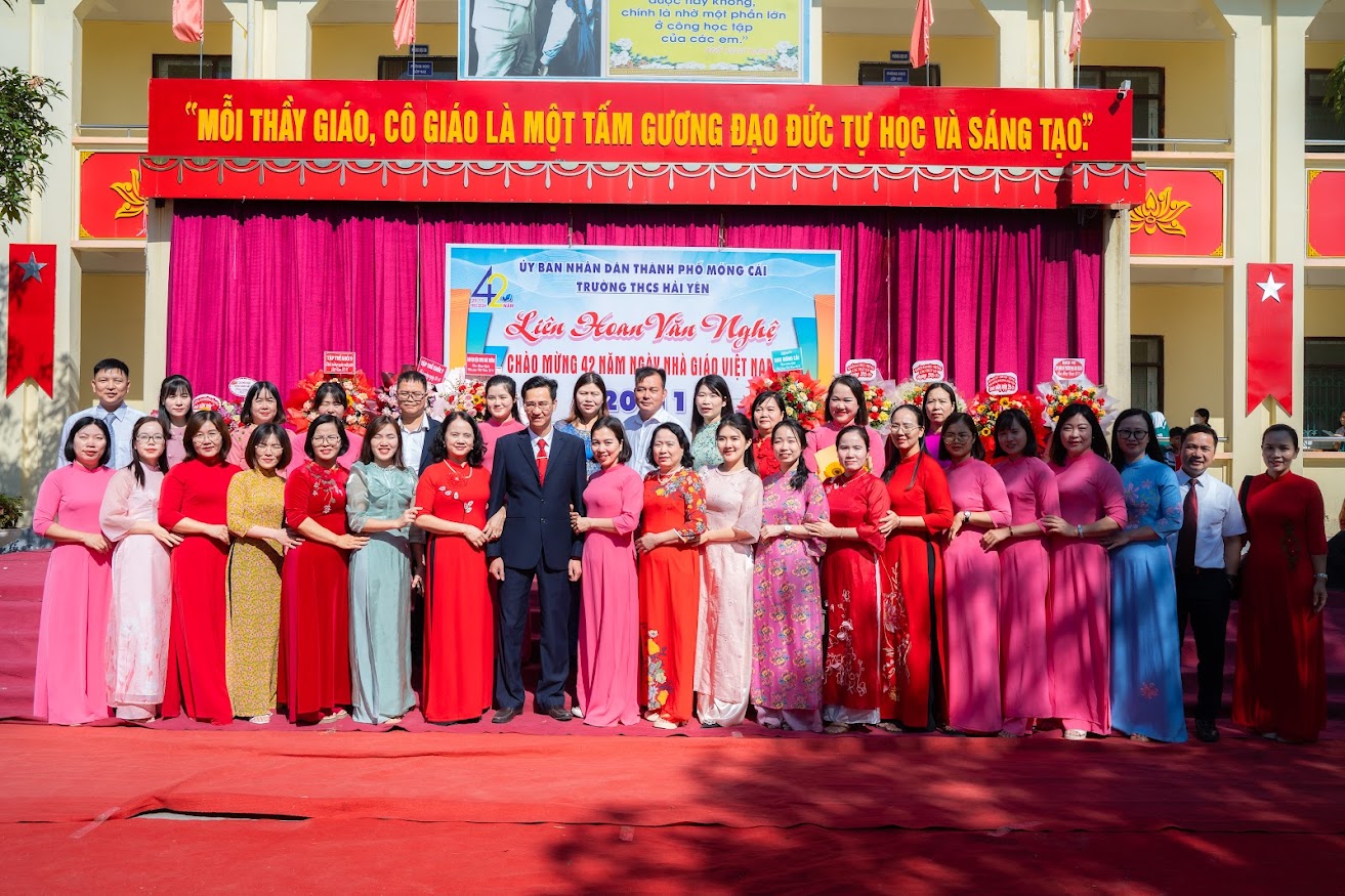 CHÀO MỪNG NGÀY NHÀ GIÁO VIỆT NAM 20/11/1982- 20/11/2024 49 https://thcshaiyen.edu.vn/wp-content/uploads/2024/11/DSC05510.jpg