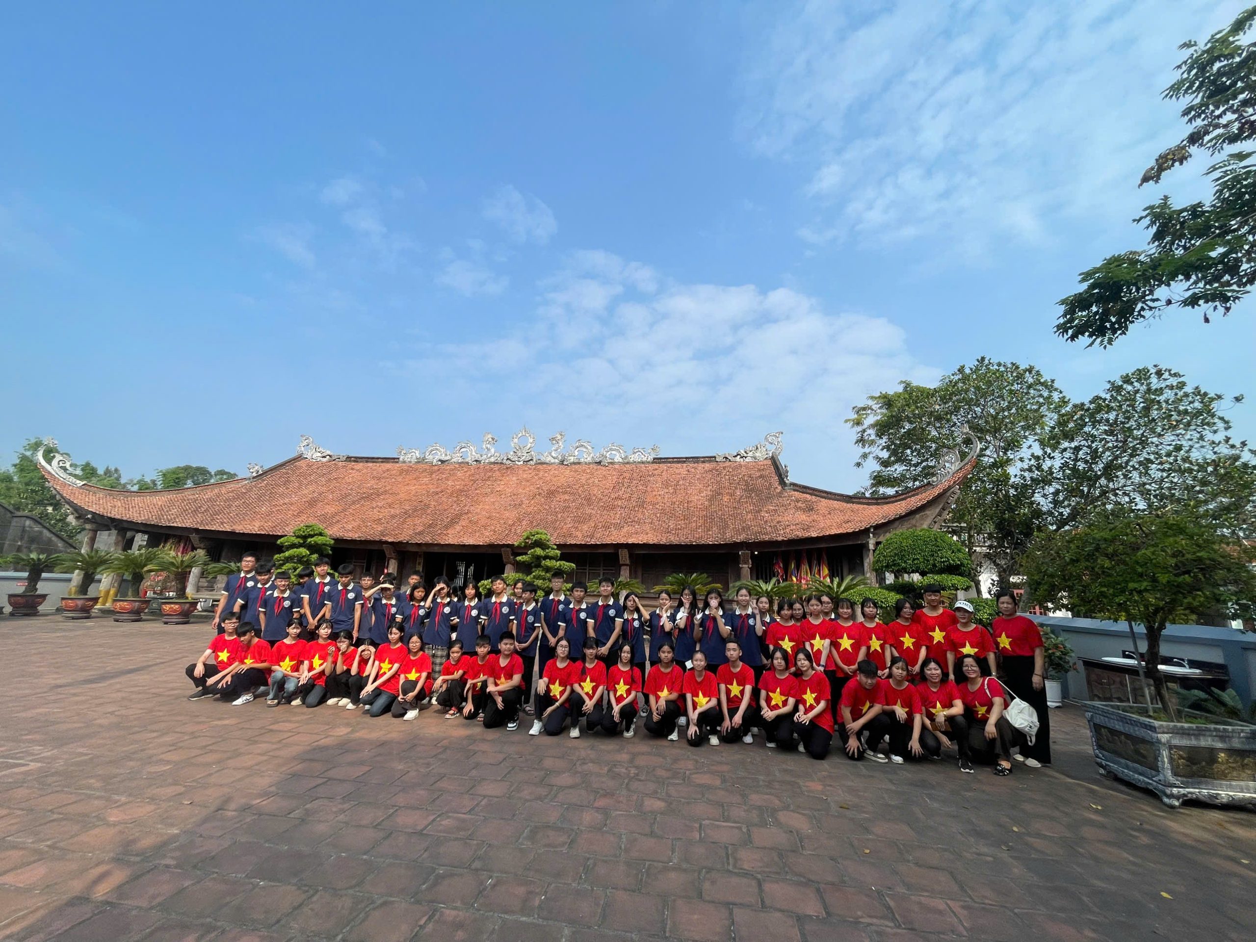 Trường THCS Hải Yên tổ chức hoạt động trải nghiệm cho học sinh. 12 https://thcshaiyen.edu.vn/wp-content/uploads/2024/11/z6040329574559_8be524887ec76cf0548086d6eb795bc3-scaled.jpg