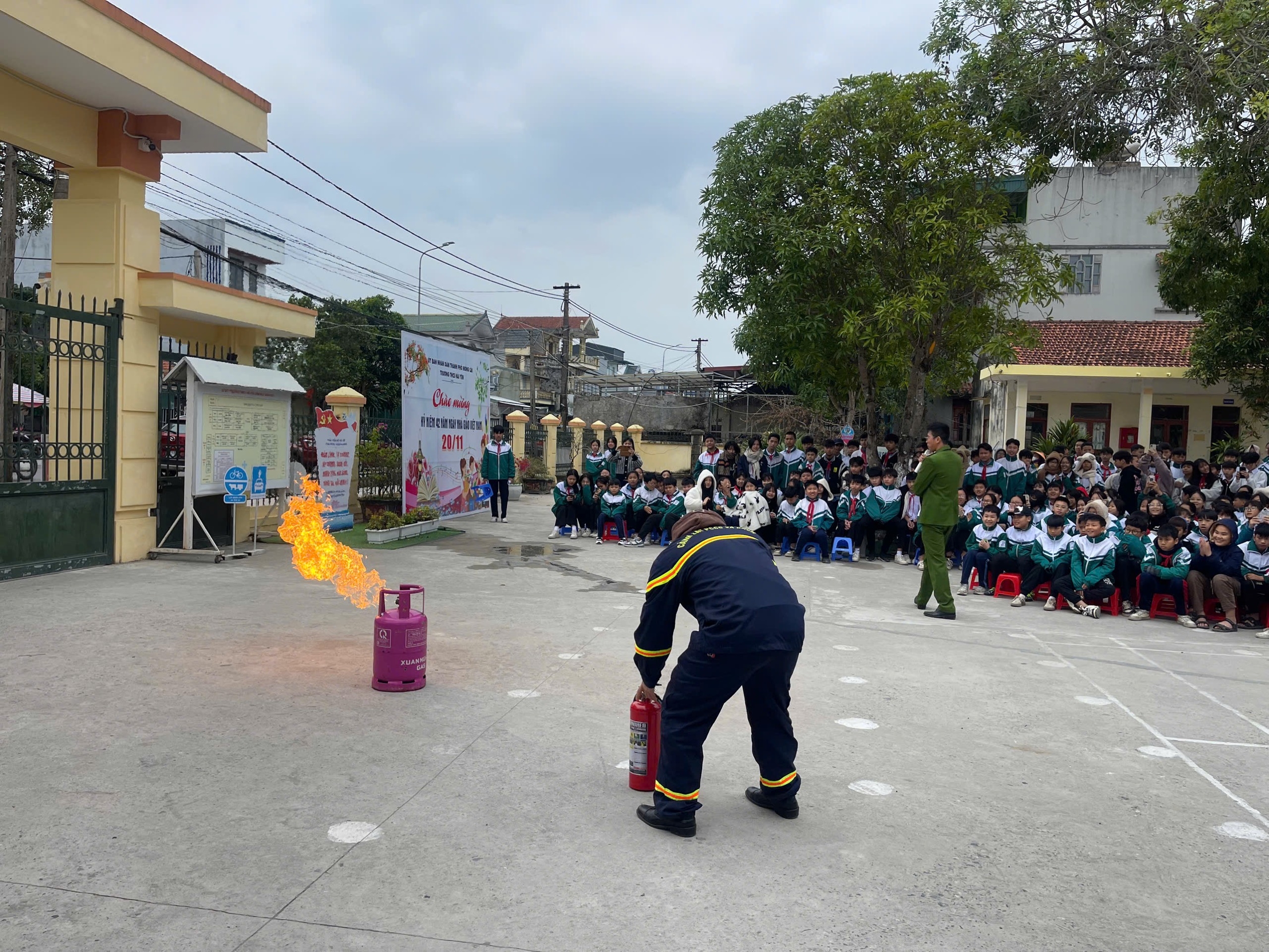 TUYÊN TRUYỀN VỀ CÔNG TÁC PHÒNG CHÁY CHỮA CHÁY VÀ CỨU NẠN CỨU HỘ 9 https://thcshaiyen.edu.vn/wp-content/uploads/2024/12/021E378A-1E8D-4144-B7FF-FBD97CF693DB.jpeg