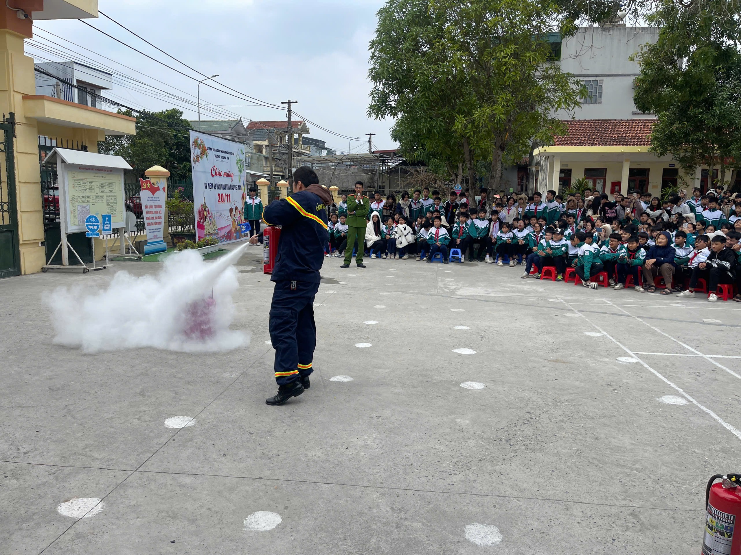 TUYÊN TRUYỀN VỀ CÔNG TÁC PHÒNG CHÁY CHỮA CHÁY VÀ CỨU NẠN CỨU HỘ 10 https://thcshaiyen.edu.vn/wp-content/uploads/2024/12/021E378A-1E8D-4144-B7FF-FBD97CF693DB.jpeg