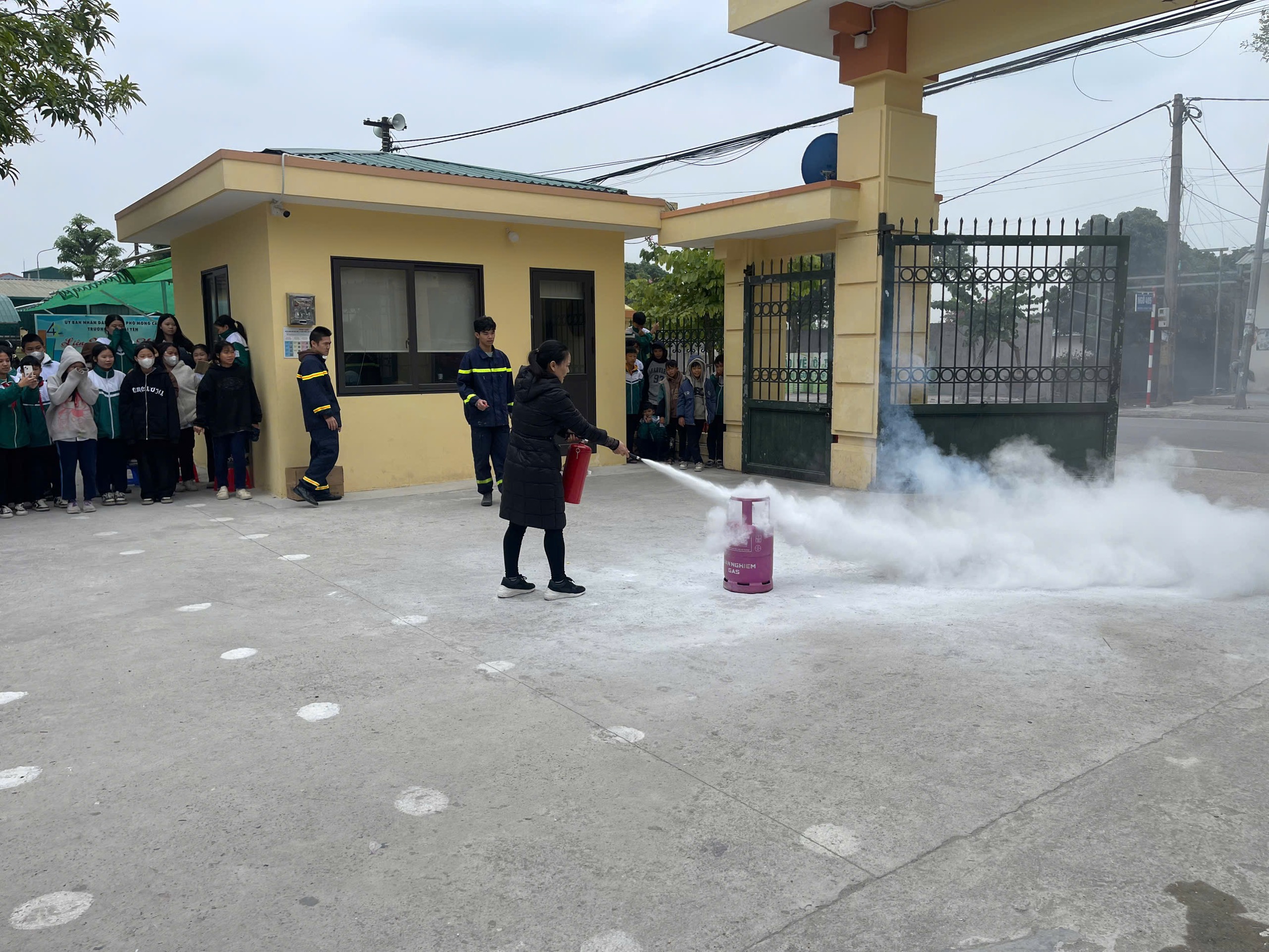 TUYÊN TRUYỀN VỀ CÔNG TÁC PHÒNG CHÁY CHỮA CHÁY VÀ CỨU NẠN CỨU HỘ 13 https://thcshaiyen.edu.vn/wp-content/uploads/2024/12/021E378A-1E8D-4144-B7FF-FBD97CF693DB.jpeg