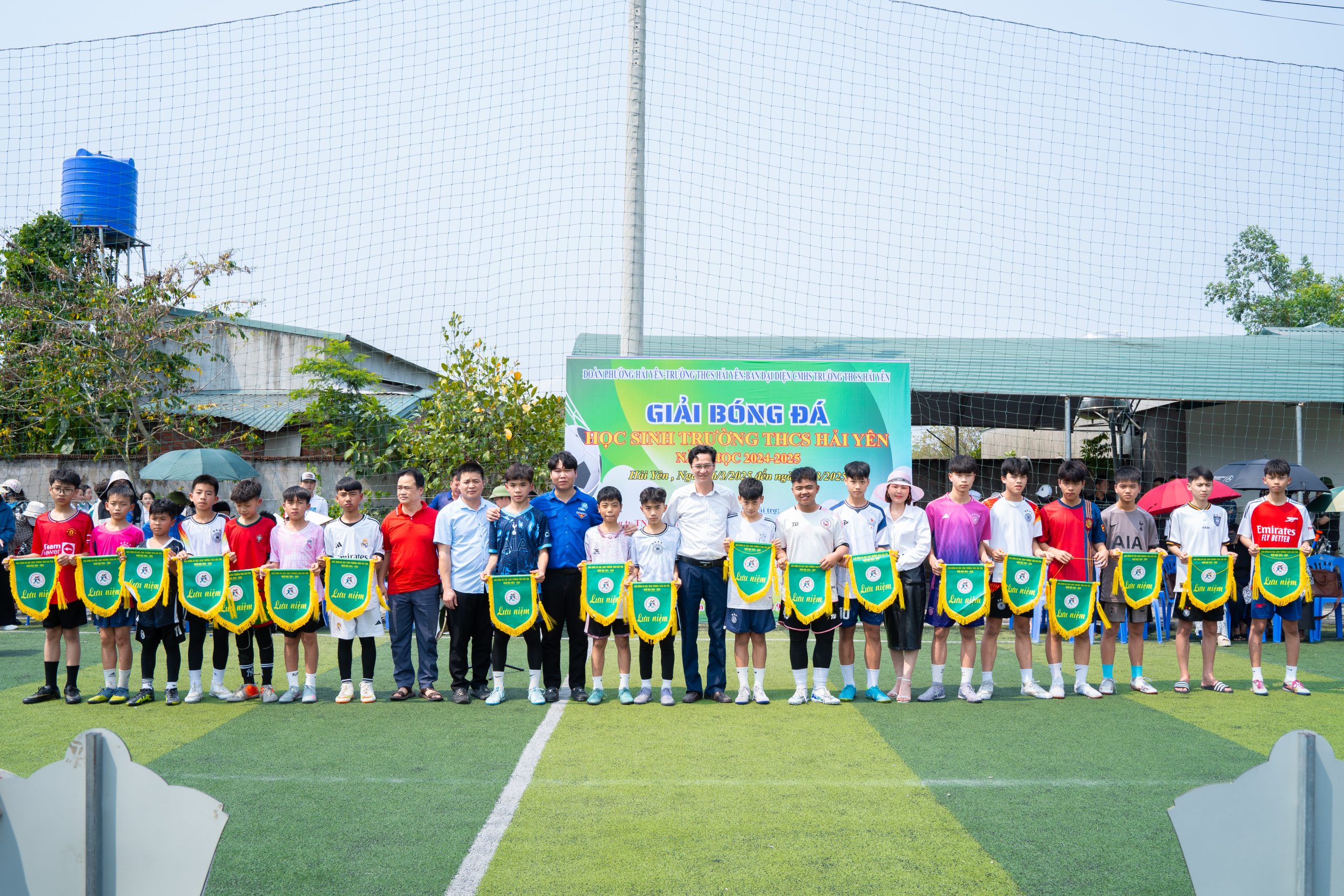 Giải bóng đá học sinh trường THCS Hải Yên, năm học 2024-2025 9 https://thcshaiyen.edu.vn/wp-content/uploads/2025/03/DSC08398-scaled.jpg
