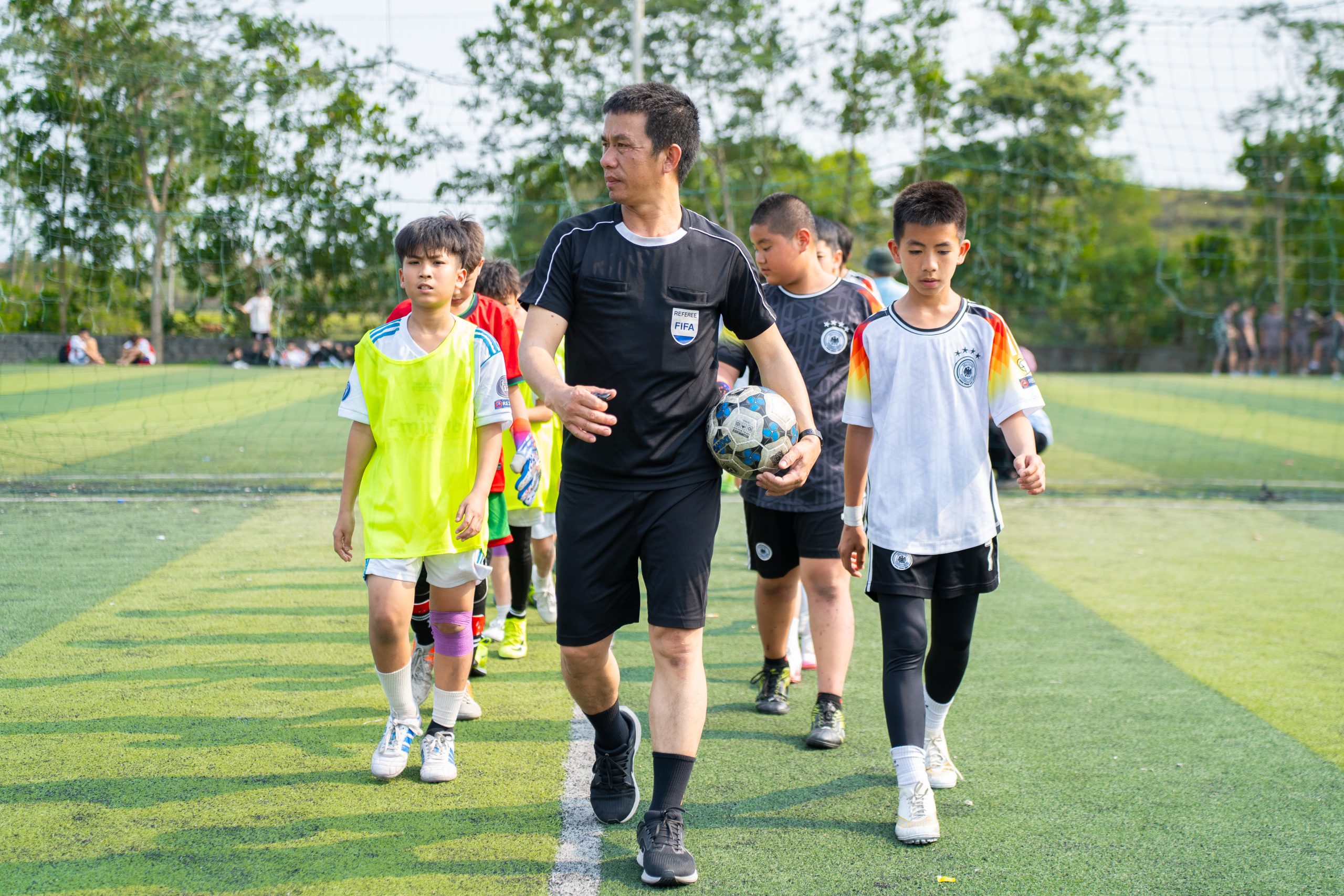 Giải bóng đá học sinh trường THCS Hải Yên, năm học 2024-2025 14 https://thcshaiyen.edu.vn/wp-content/uploads/2025/03/DSC08398-scaled.jpg