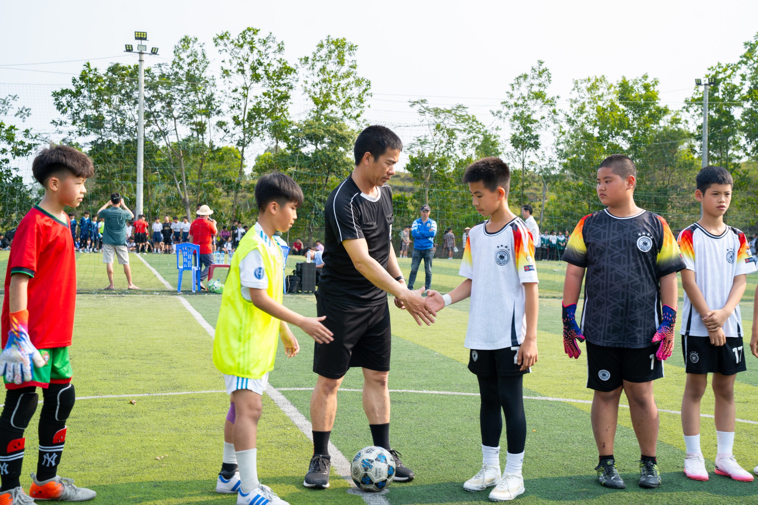 Giải bóng đá học sinh trường THCS Hải Yên, năm học 2024-2025 18 https://thcshaiyen.edu.vn/wp-content/uploads/2025/03/DSC08398-scaled.jpg