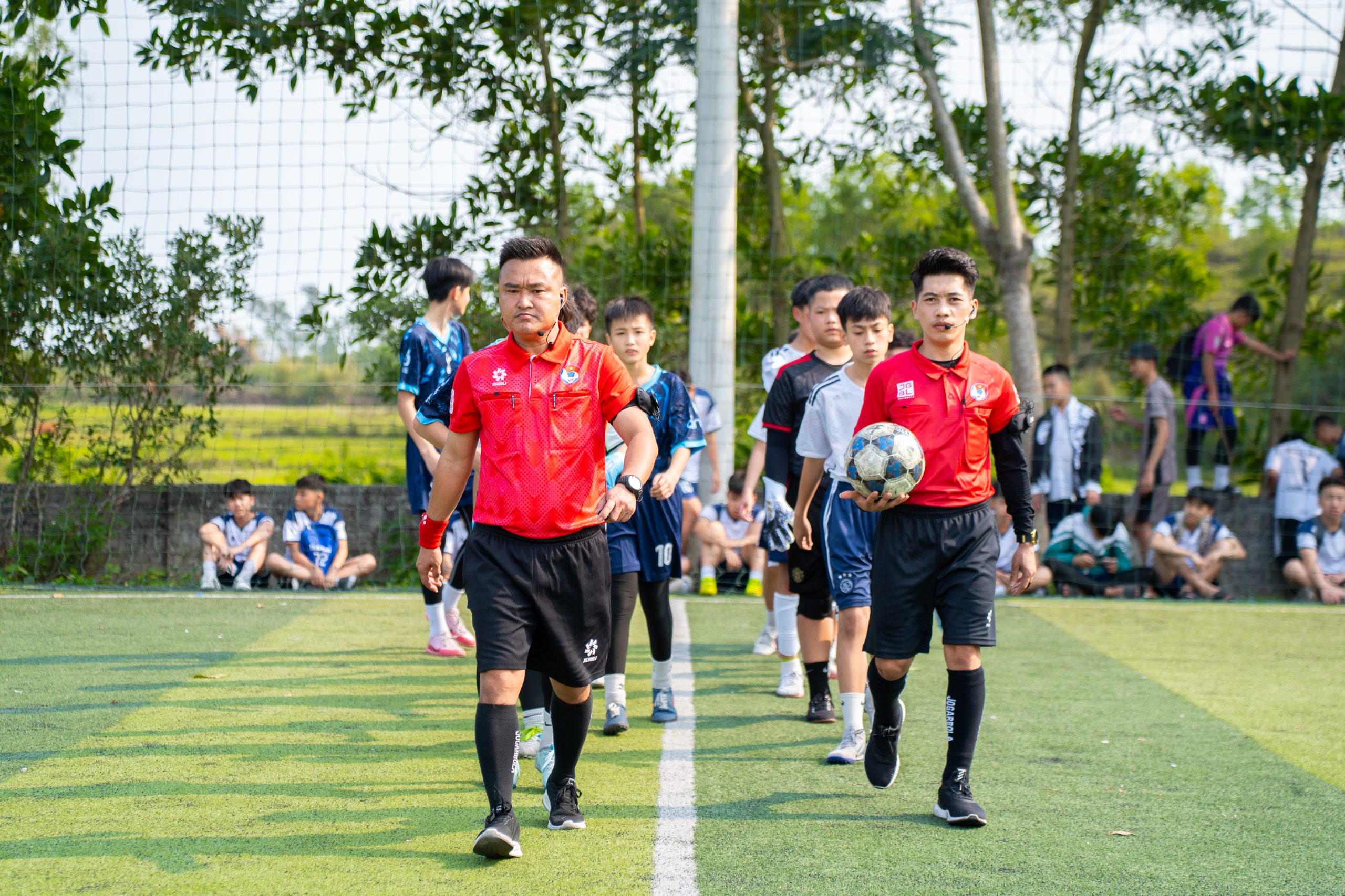 Giải bóng đá học sinh trường THCS Hải Yên, năm học 2024-2025 15 https://thcshaiyen.edu.vn/wp-content/uploads/2025/03/DSC08398-scaled.jpg