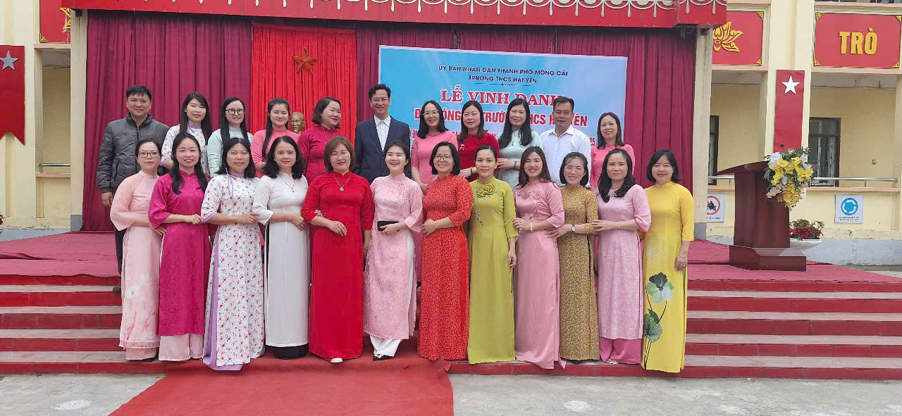 CHÀO MỪNG NGÀY QUỐC TẾ PHỤ NỮ 08/03, "HƯỞNG ỨNG TUẦN LỄ ÁO DÀI" 1 https://thcshaiyen.edu.vn/wp-content/uploads/2025/03/hinh-anh-chuc-mung-8-3-1-6a9ee6a88fcb8bb14cf1b276d3de27a0.webp