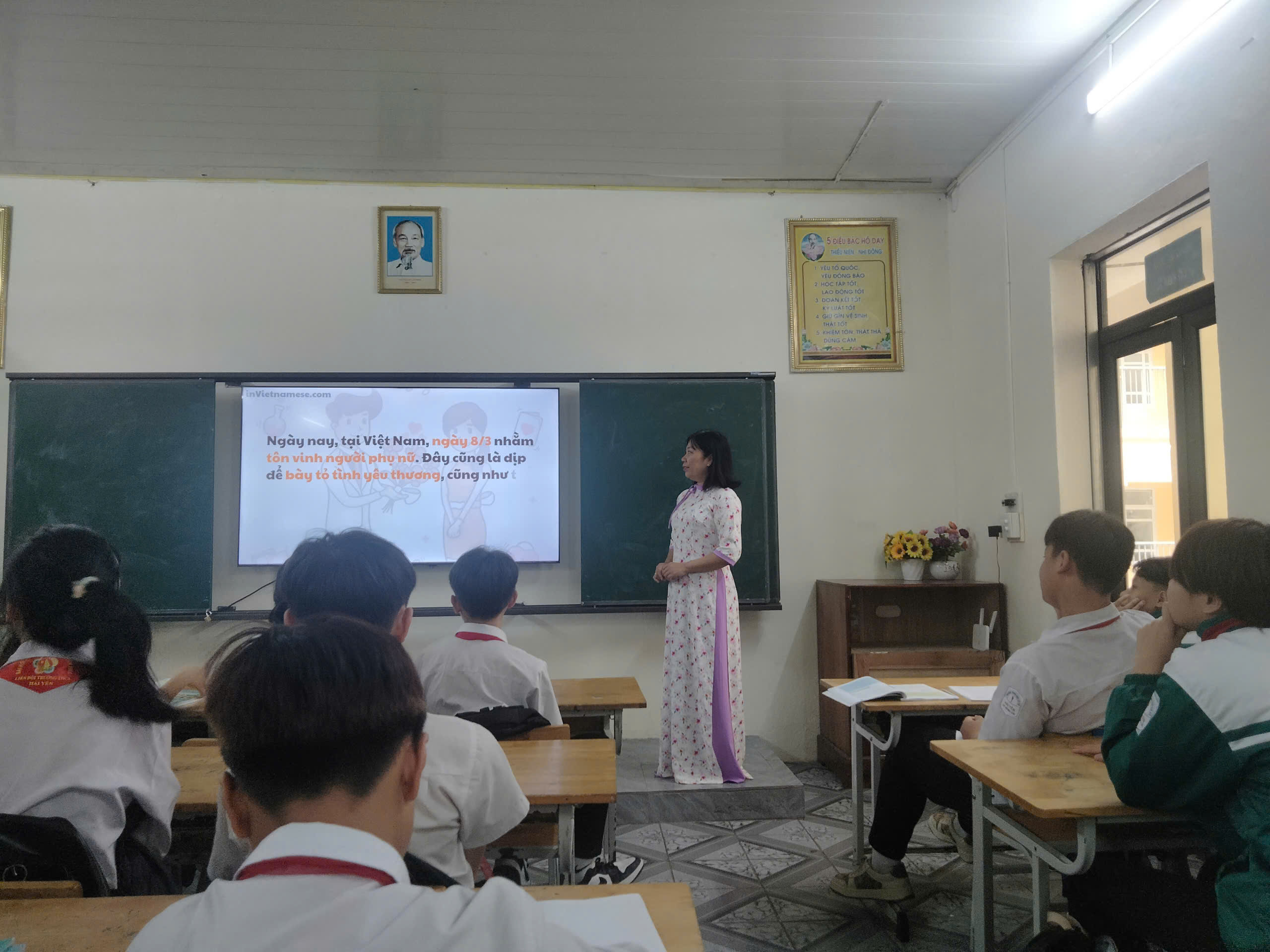 CHÀO MỪNG NGÀY QUỐC TẾ PHỤ NỮ 08/03, "HƯỞNG ỨNG TUẦN LỄ ÁO DÀI" 5 https://thcshaiyen.edu.vn/wp-content/uploads/2025/03/hinh-anh-chuc-mung-8-3-1-6a9ee6a88fcb8bb14cf1b276d3de27a0.webp